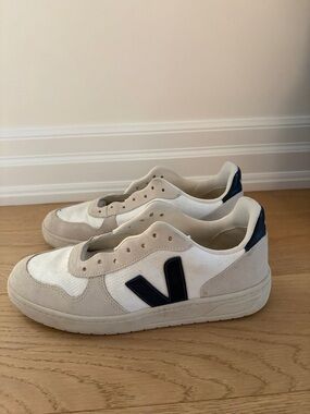 Veja Men's Sneakers in White, Beige & Navy